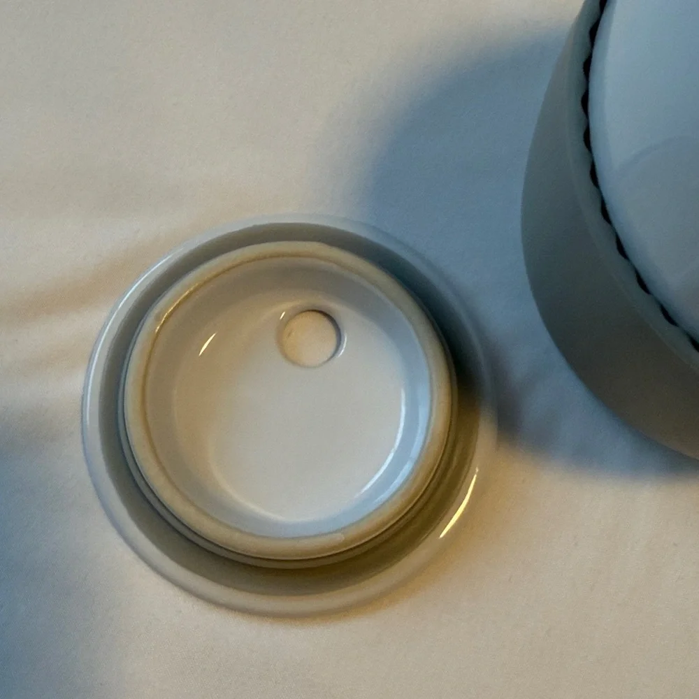 Pampered Chef White Ceramic egg cooker